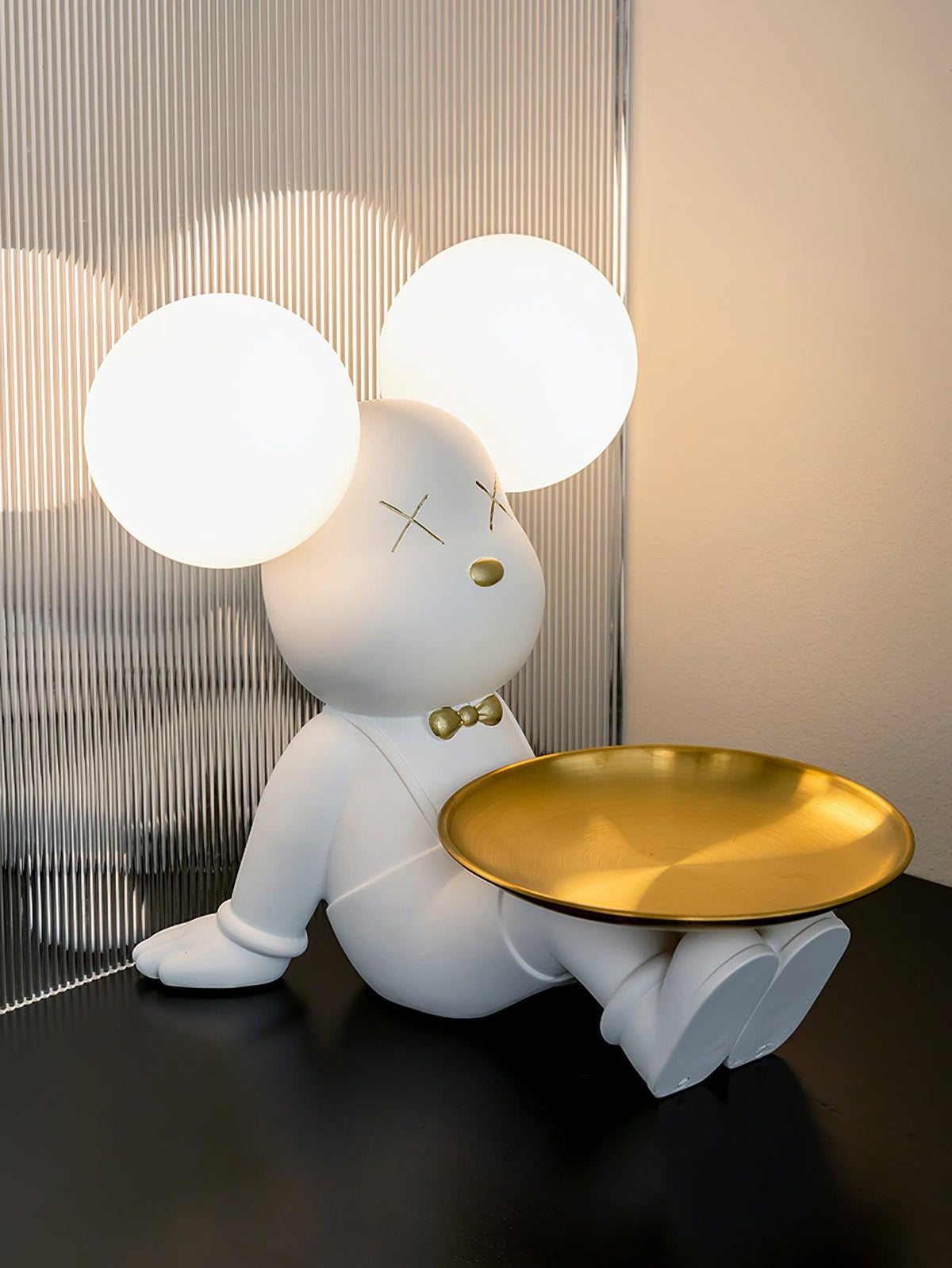 Wondel artystyczna lampa stołowa ze żywicy