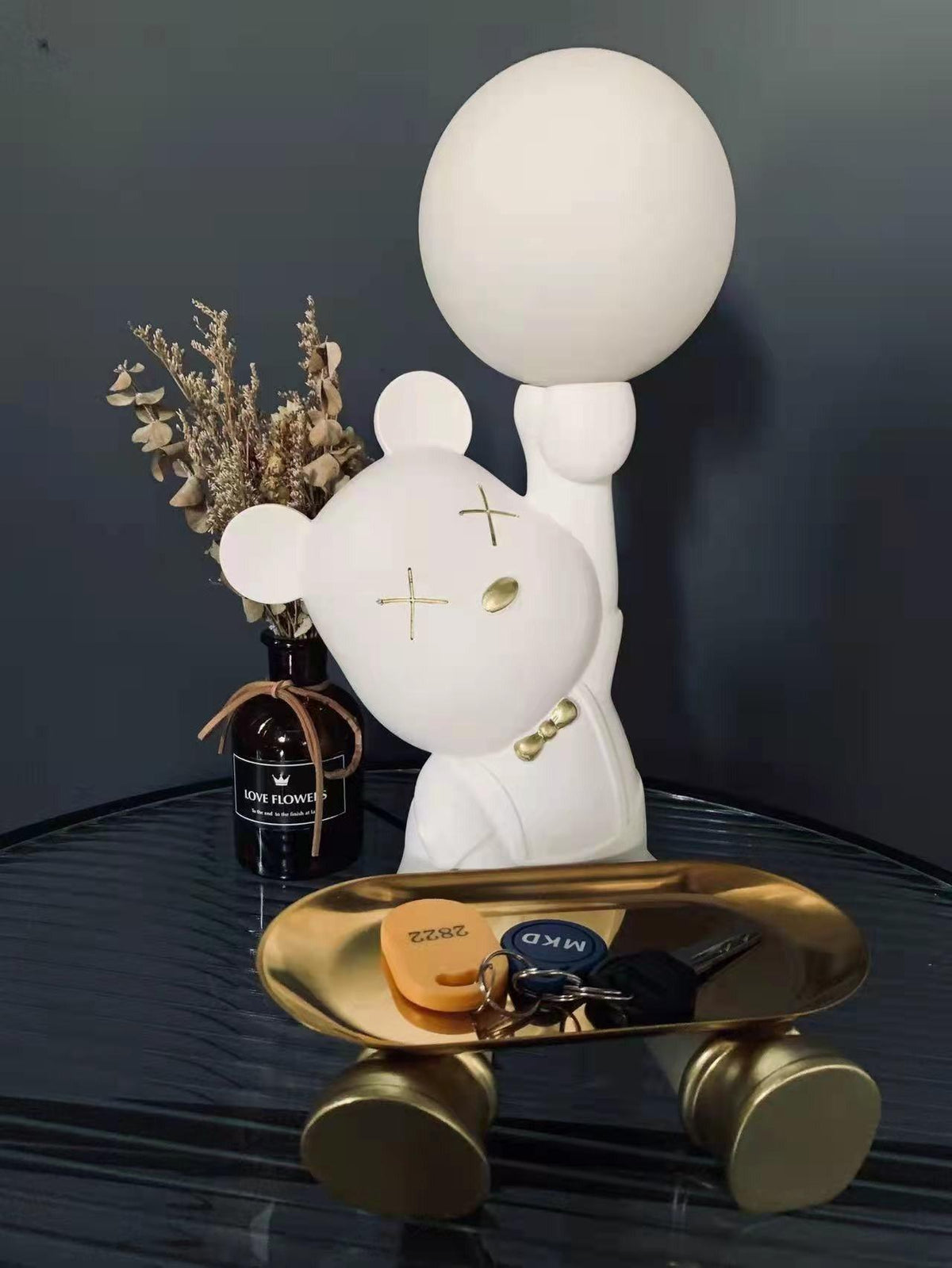 Wondel artystyczna lampa stołowa ze żywicy