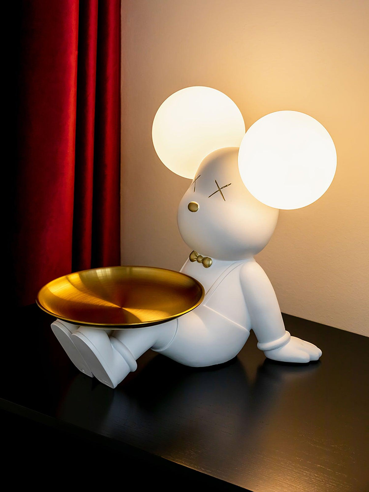 Wondel artystyczna lampa stołowa ze żywicy