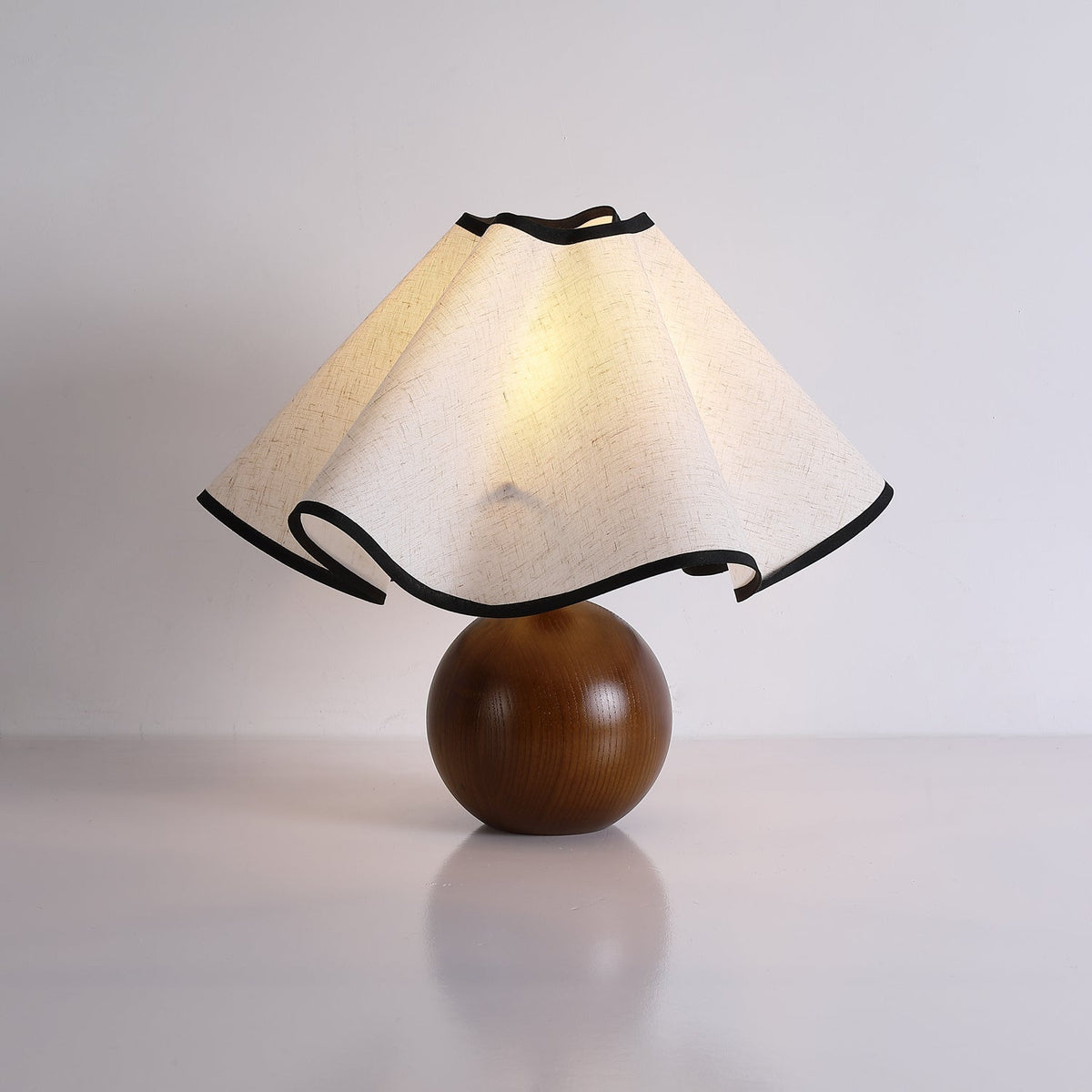Kalion drewniana lampa stołowa z płótna