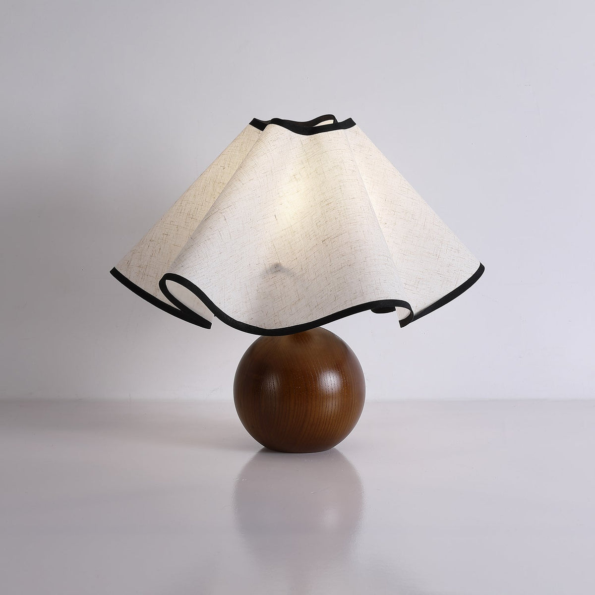 Kalion drewniana lampa stołowa z płótna