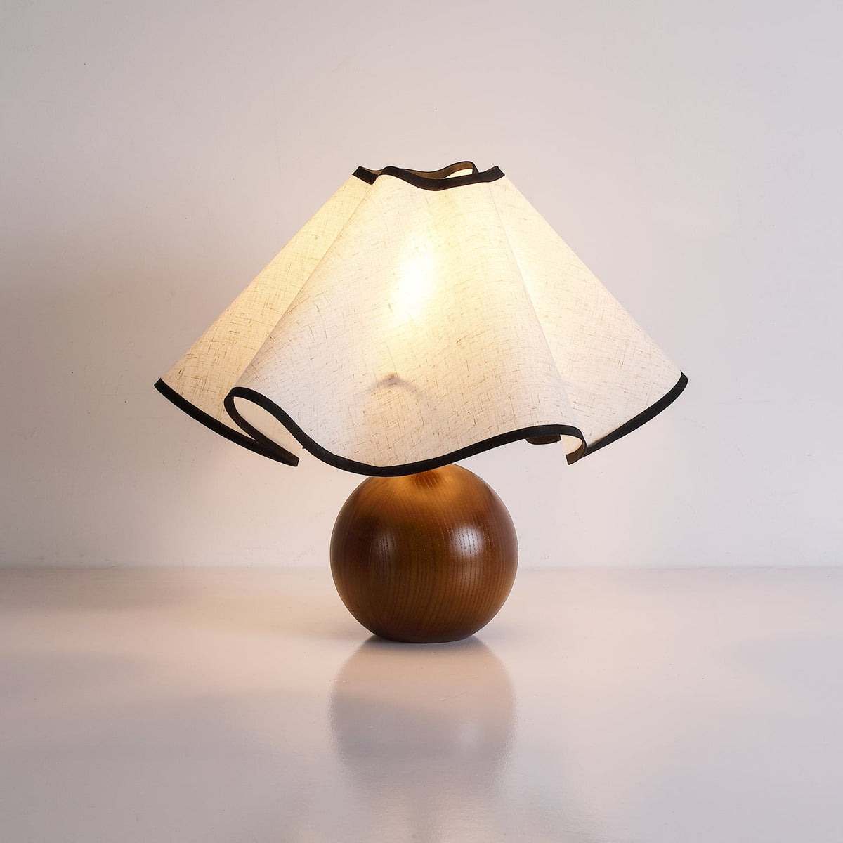 Kalion drewniana lampa stołowa z płótna