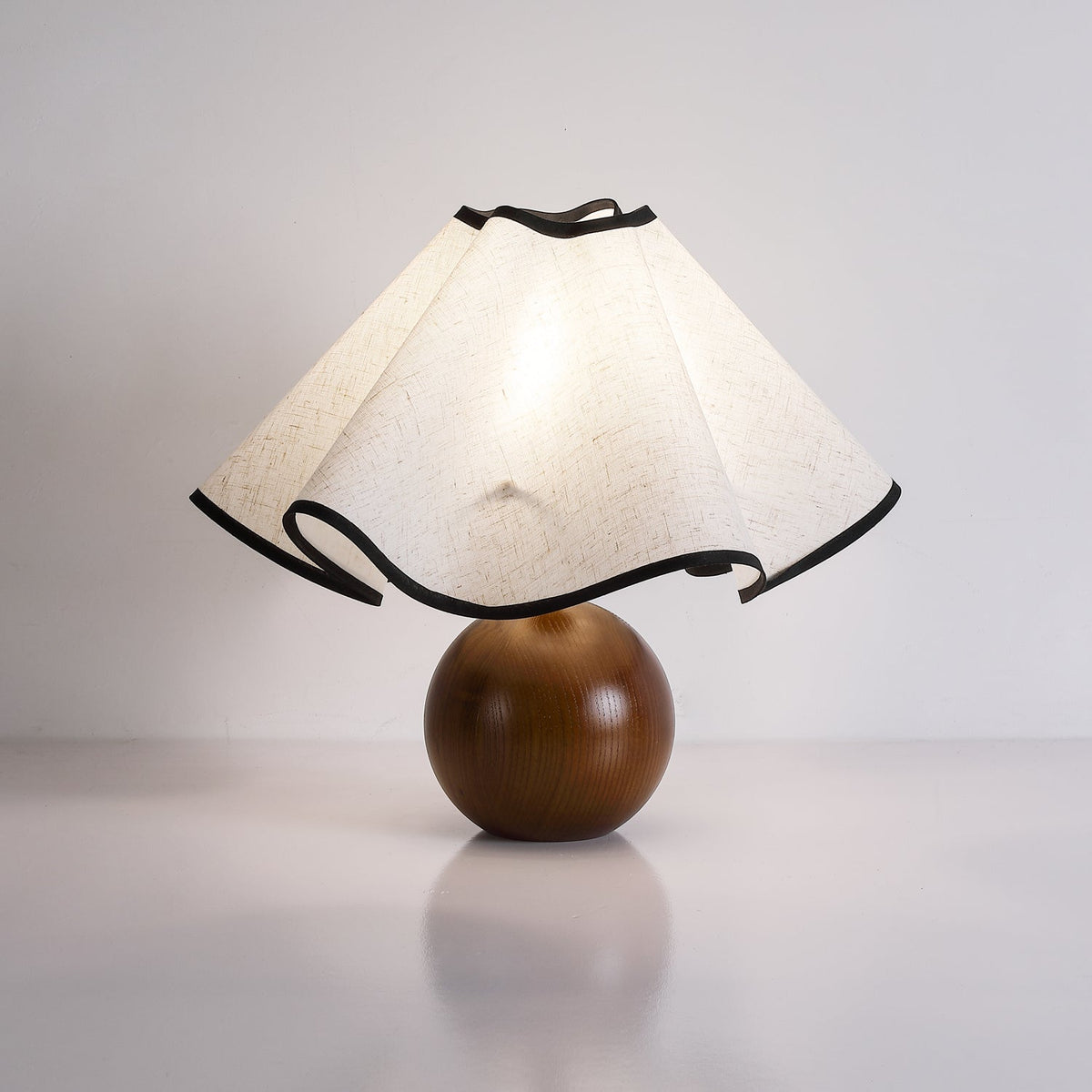 Kalion drewniana lampa stołowa z płótna