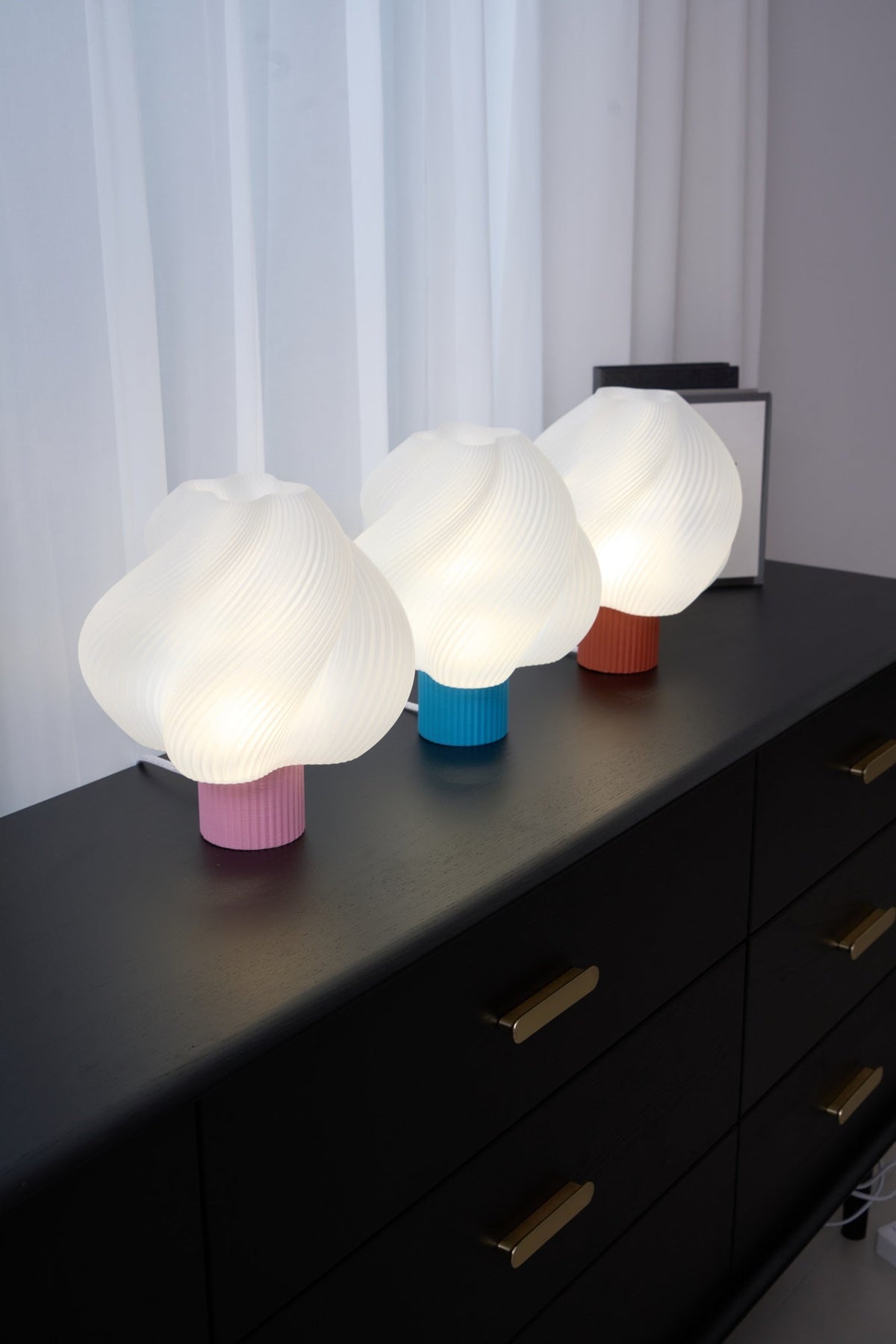 Buffy nowoczesna lampa stołowa z tworzywa sztucznego
