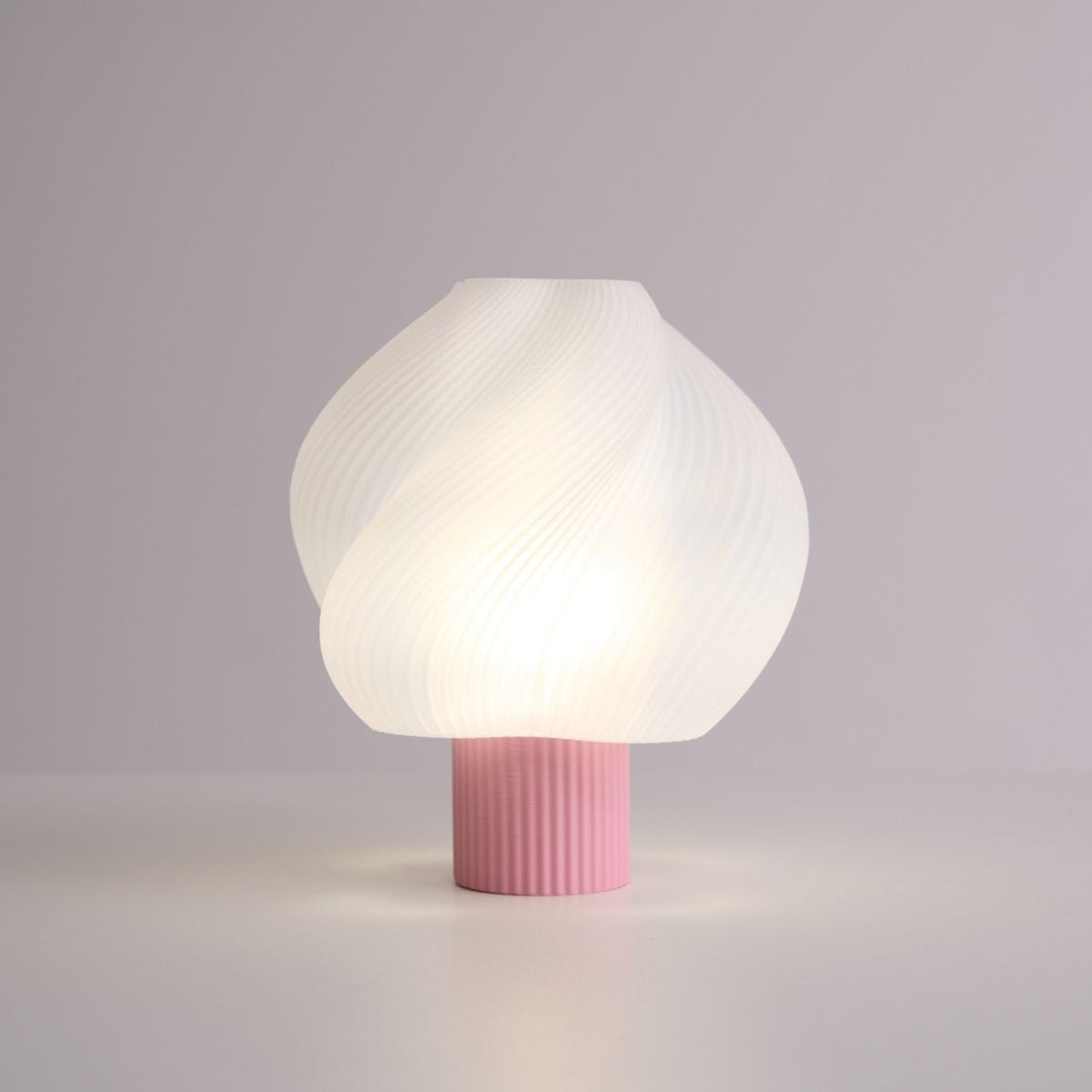 Buffy nowoczesna lampa stołowa z tworzywa sztucznego