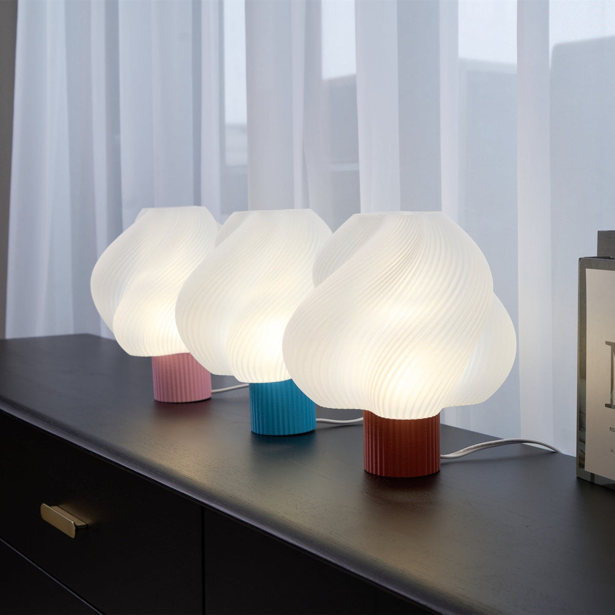 Buffy nowoczesna lampa stołowa z tworzywa sztucznego