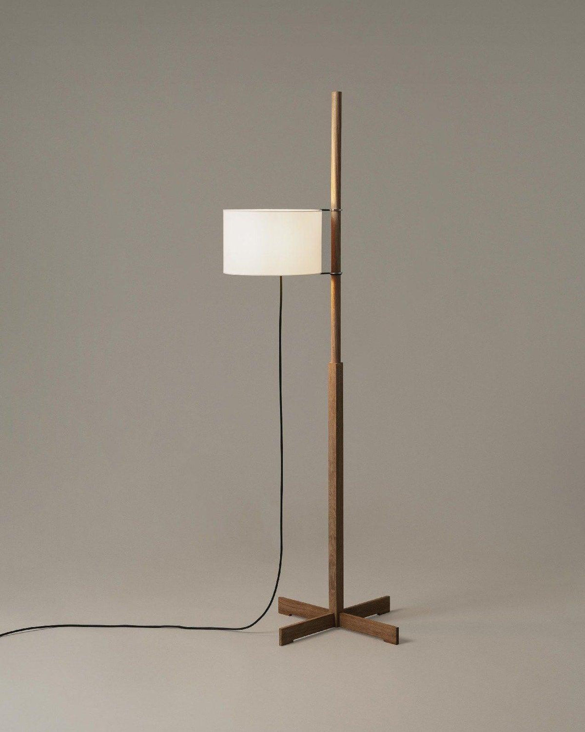 Selinira lampa stojąca