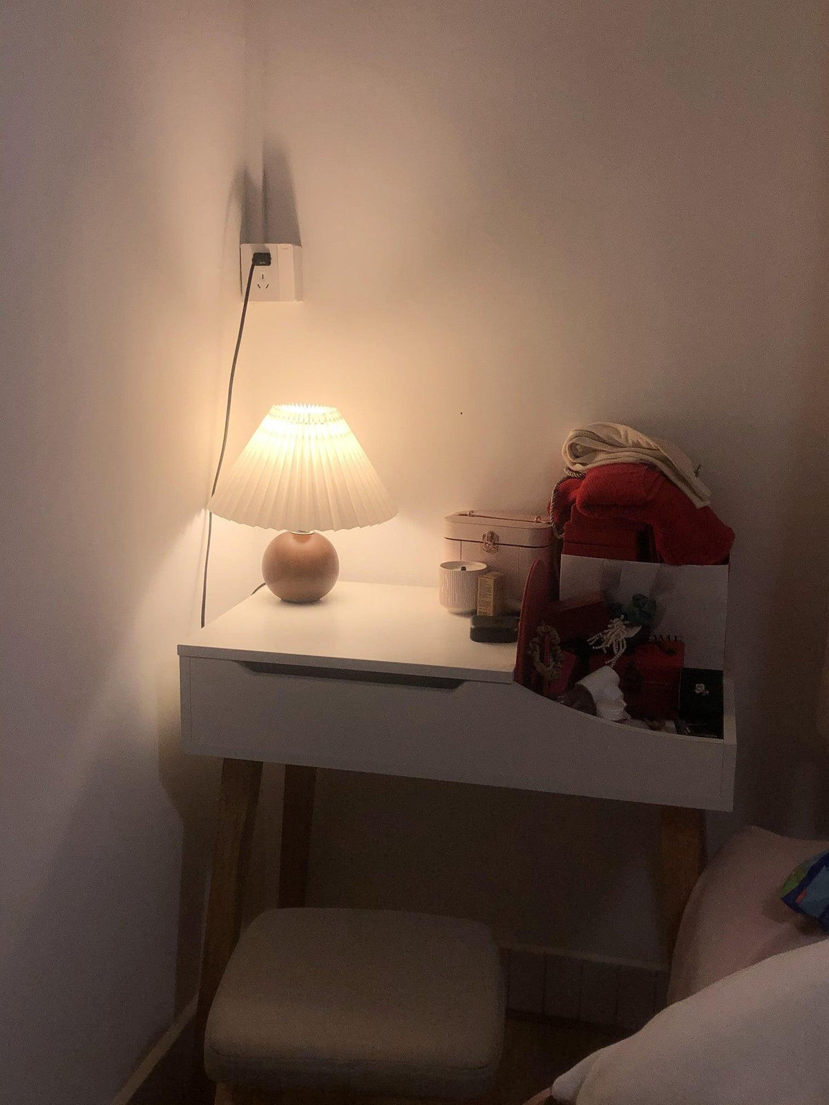 Zesilon drewniana lampa stołowa w kształcie kuli