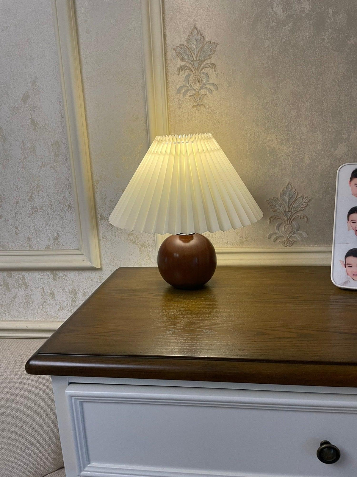 Zesilon drewniana lampa stołowa w kształcie kuli