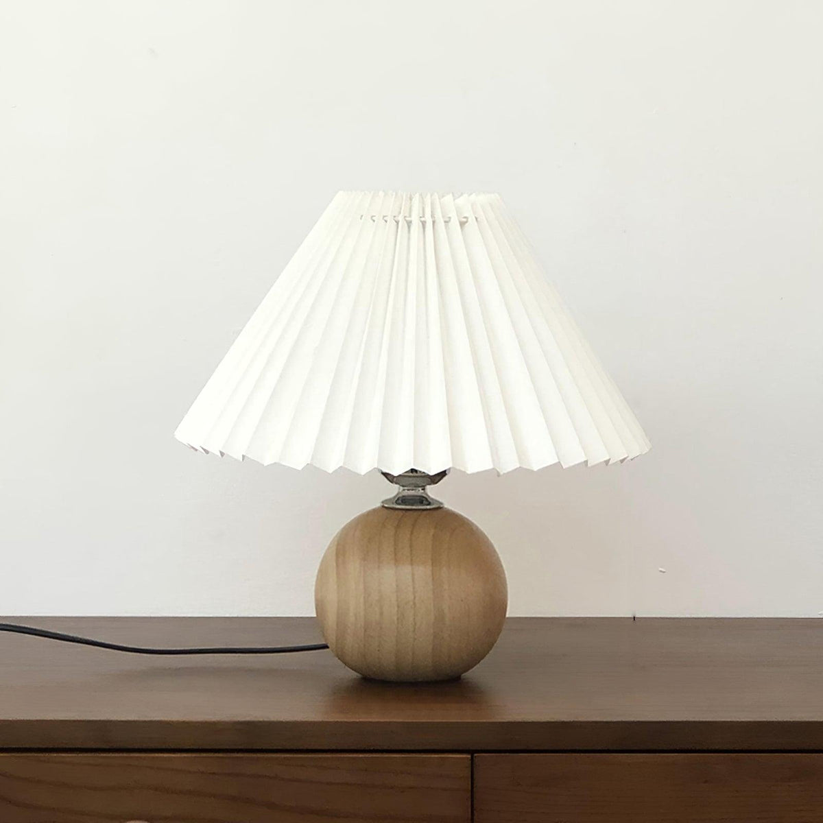 Zesilon drewniana lampa stołowa w kształcie kuli