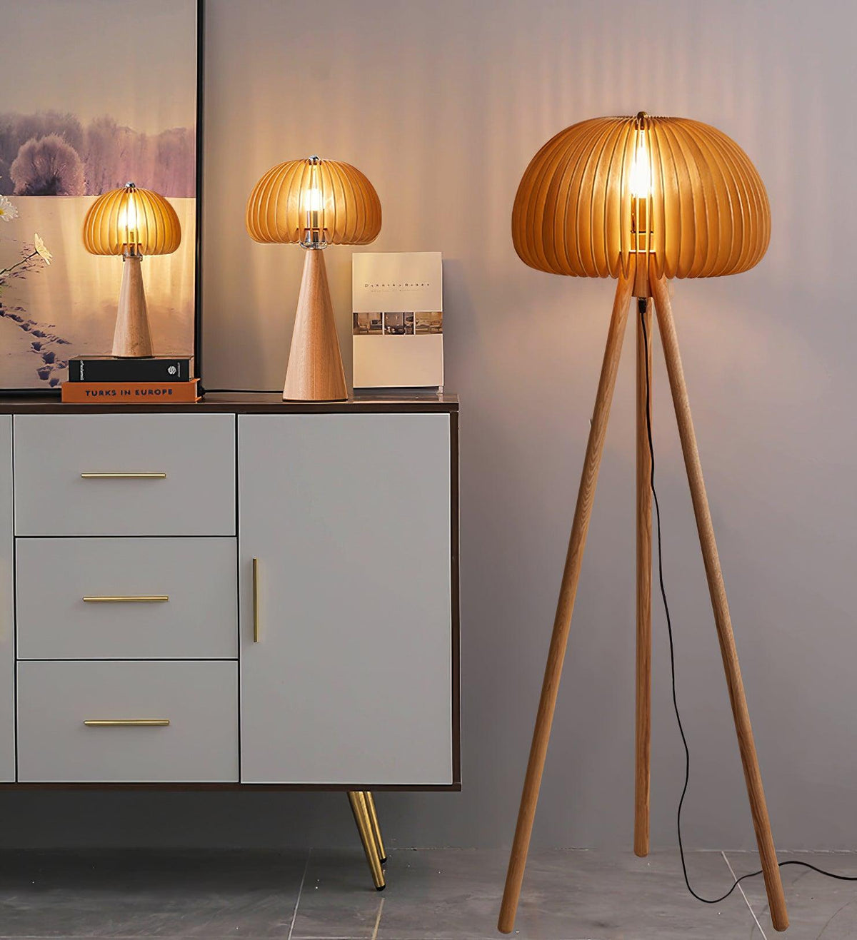 Zetalyre lampa stojąca na trójnogu drewniana
