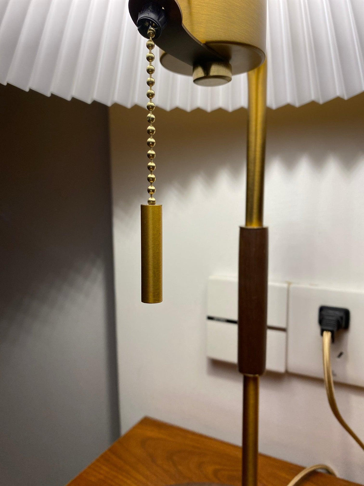 Vellain retro lampa stołowa