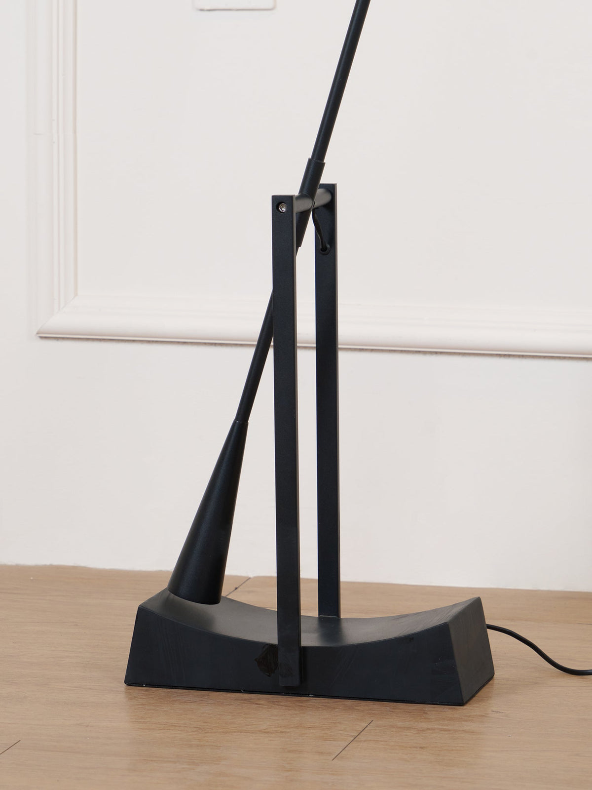 Teriisina lampa stojąca