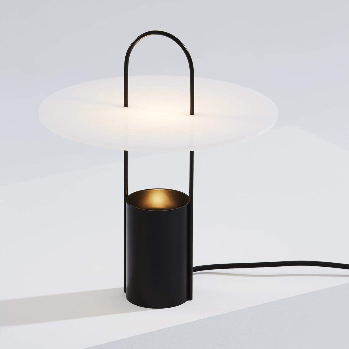 Hattie nowoczesna lampa stołowa