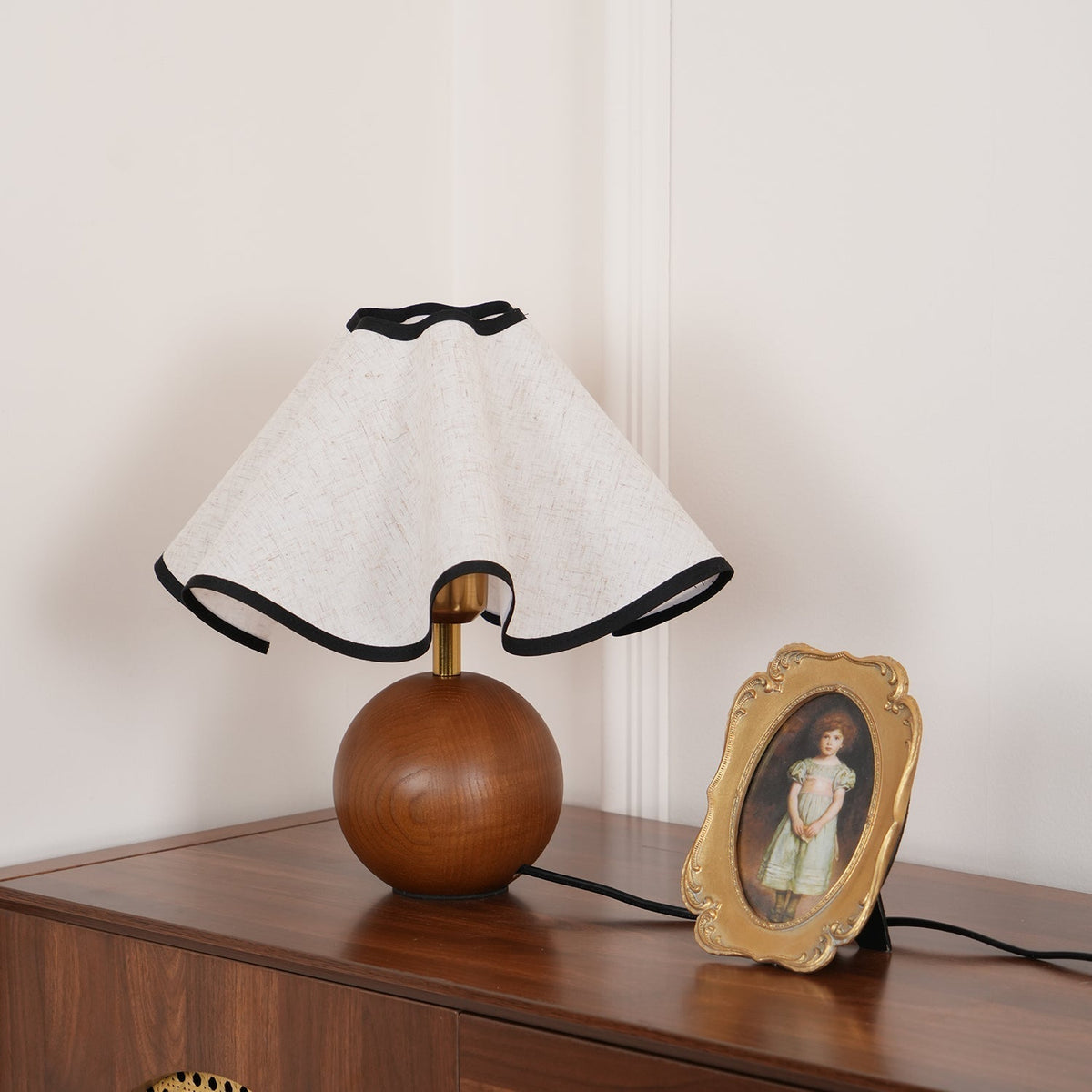Kalion drewniana lampa stołowa z płótna