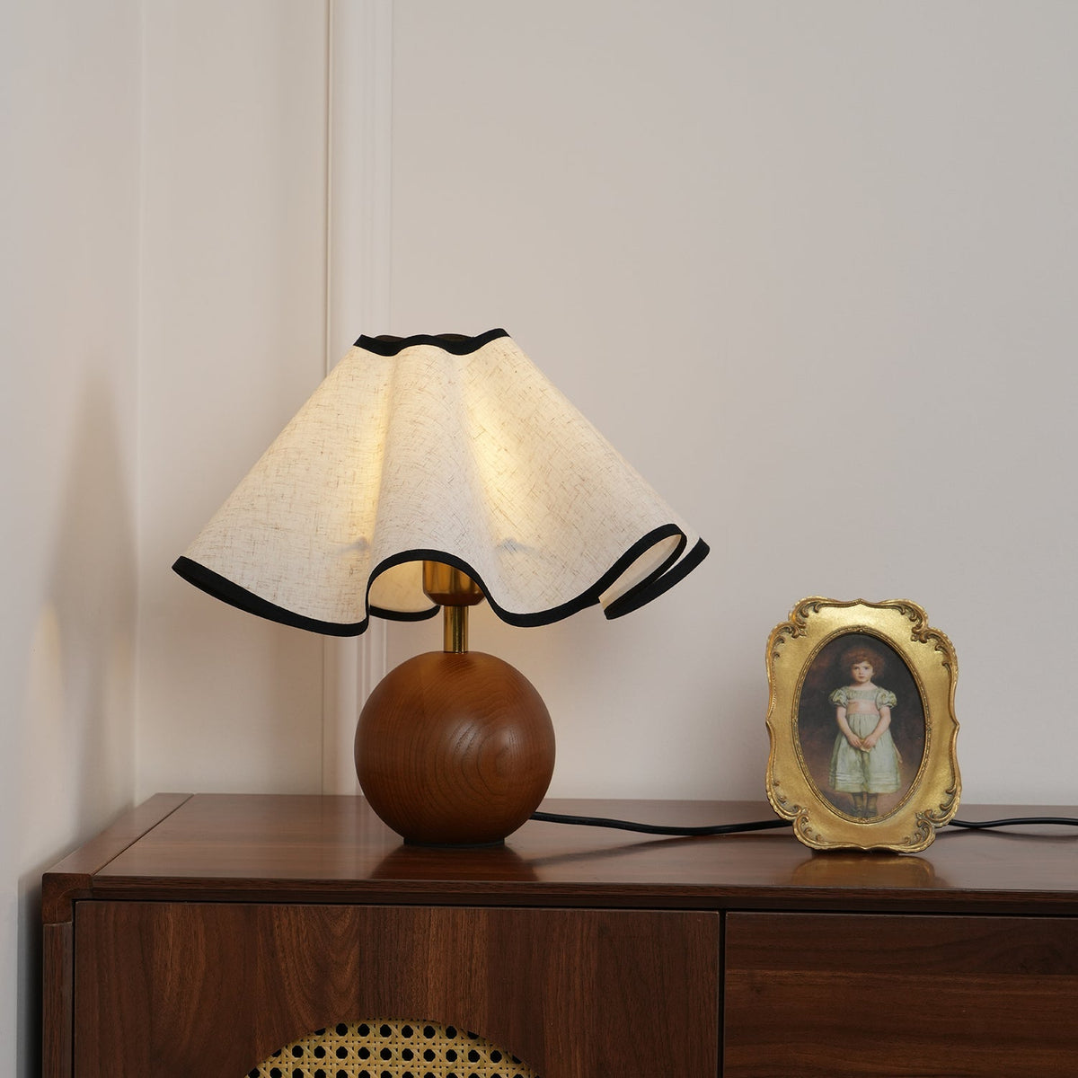 Kalion drewniana lampa stołowa z płótna