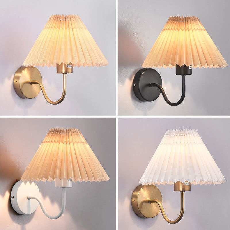 Kinkiet Tiffany w stylu nordyckim vintage do wnętrz mosiądz/czarny metal sypialnia