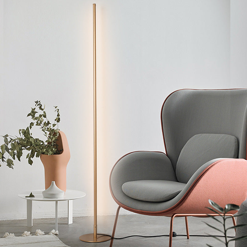 Mira nowoczesna minimalistyczna liniowa lampa stojąca Arisha