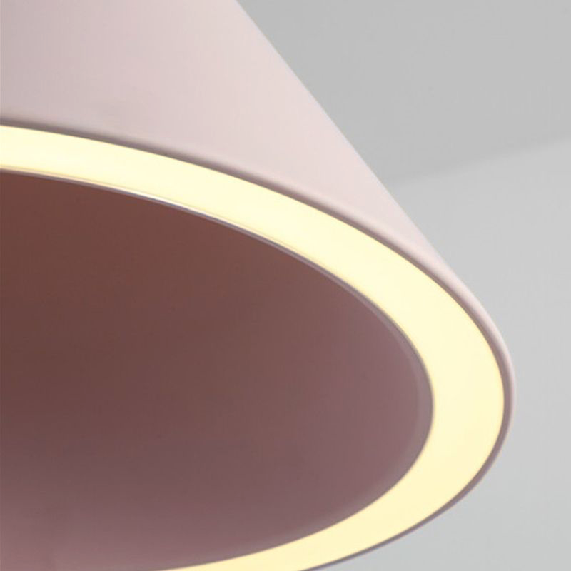 Aria wisząca lampa LED o kształcie lejka z barwnym światłem