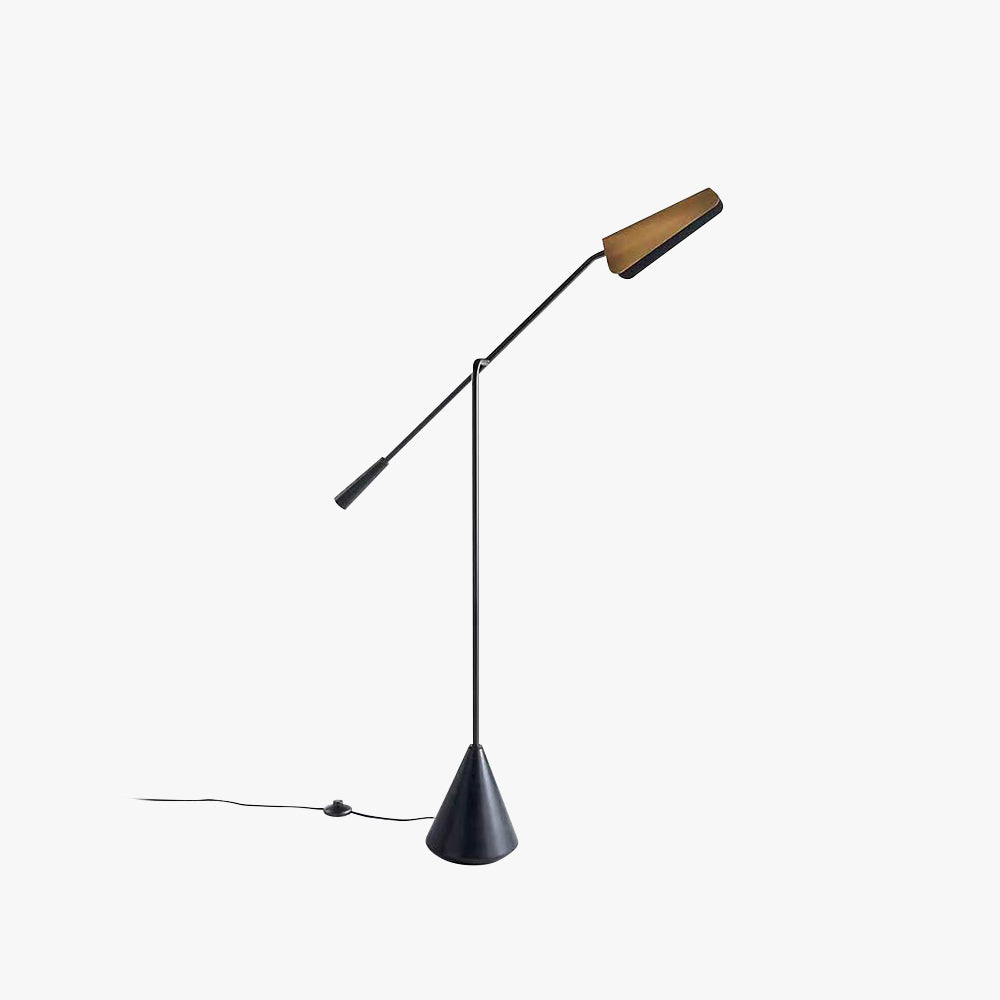 Salgado minimalistyczna lampa stojąca z trójkątną głowicą LED, marmur i metal