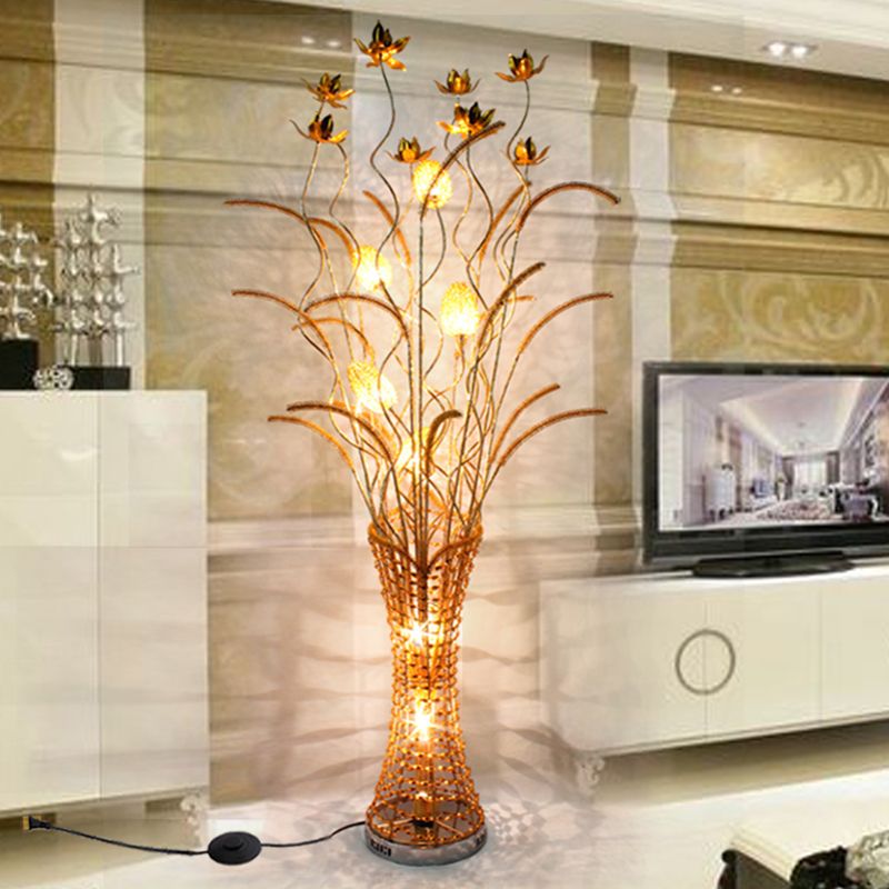 Lampa stojąca Bella Art Deco Vase Gold Metal, pokój dzienny