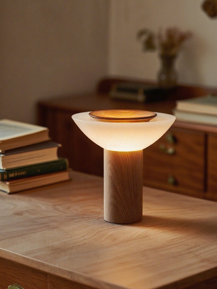 Rinenine drewniana lampa stołowa