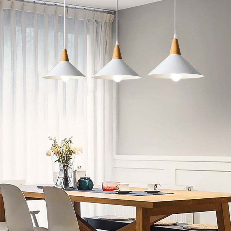Valentina minimalistyczna lampa wisząca z metalu w kształcie kaptura, drewno naturalne
