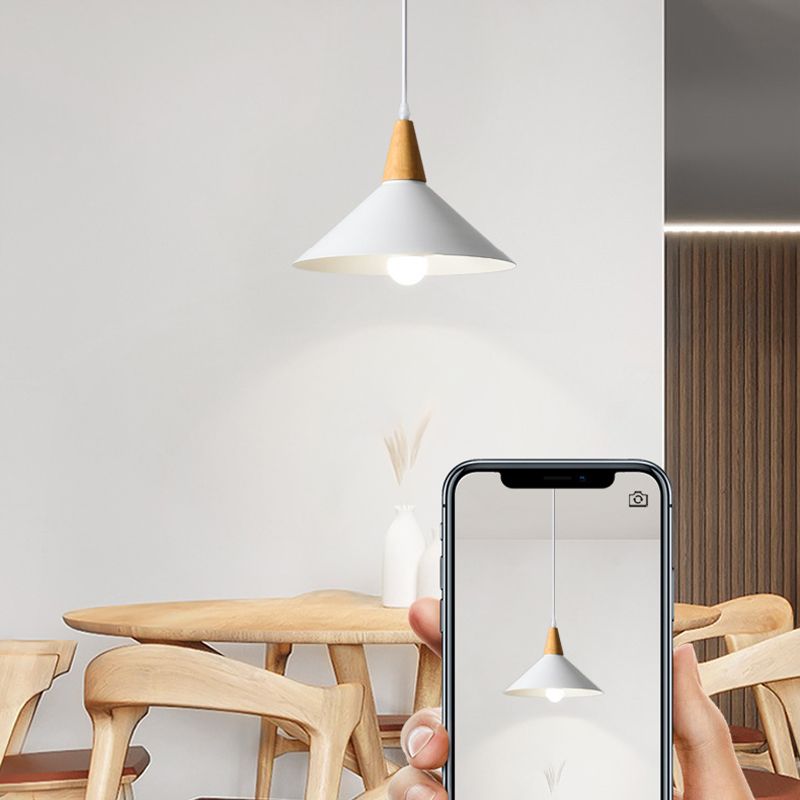 Valentina minimalistyczna lampa wisząca z metalu w kształcie kaptura, drewno naturalne