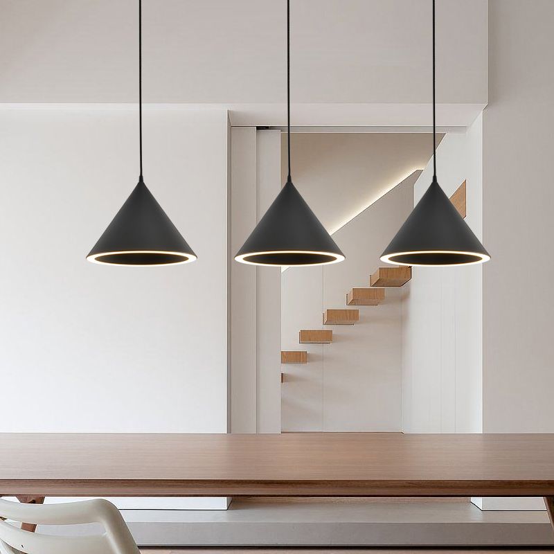 Aria wisząca lampa LED o kształcie lejka z barwnym światłem