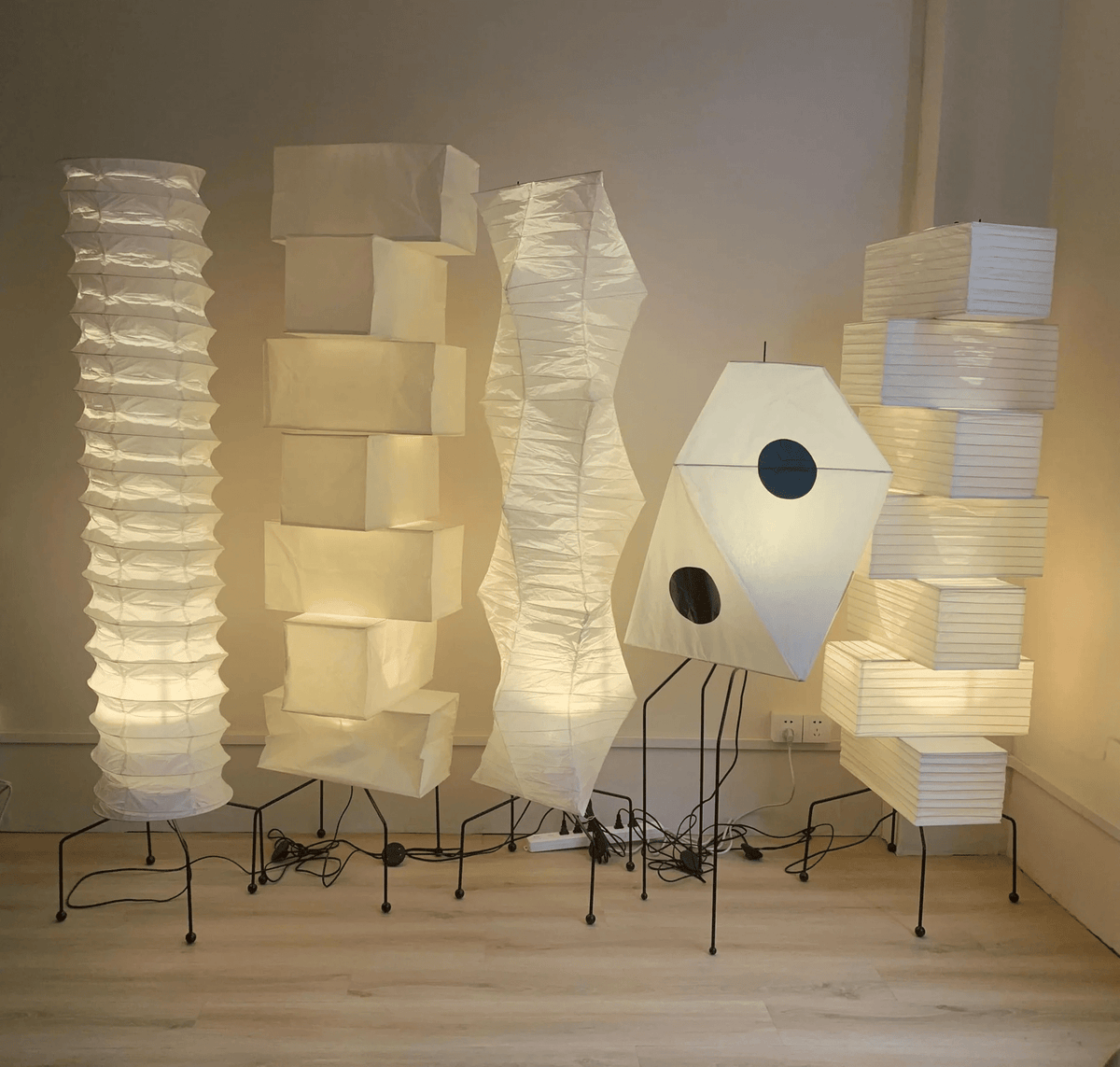 Soraine minimalistyczna lampa stojąca z papieru ryżowego