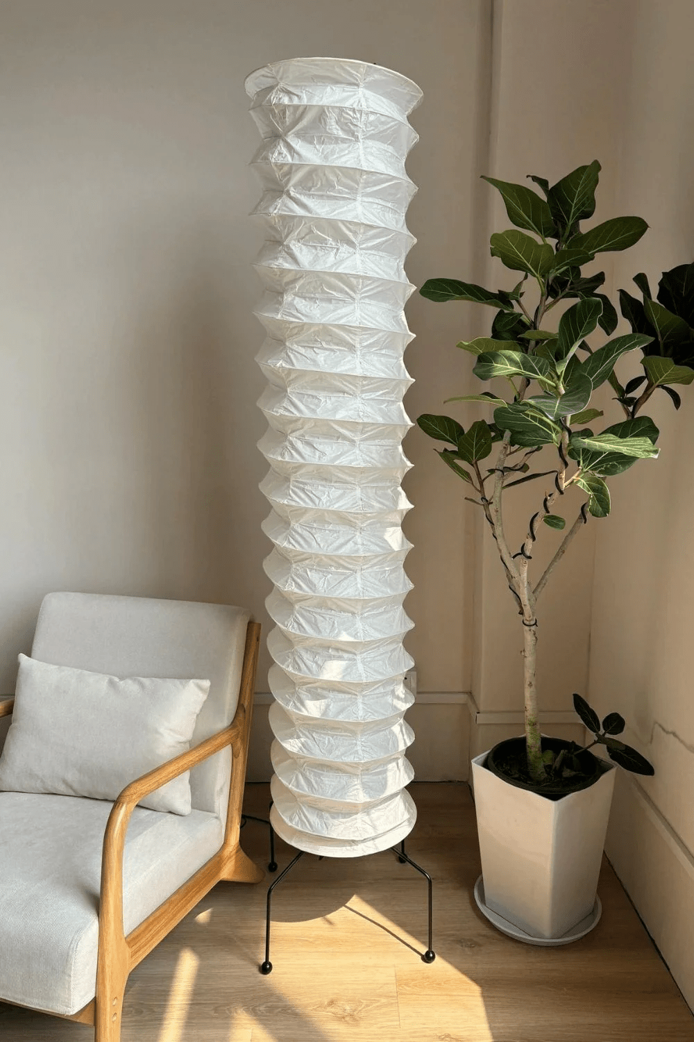 Soraine minimalistyczna lampa stojąca z papieru ryżowego