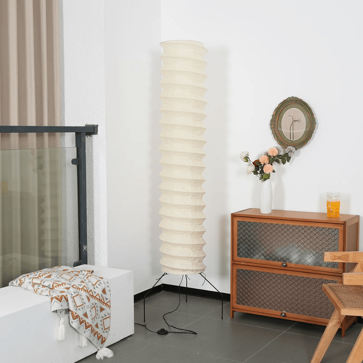 Soraine minimalistyczna lampa stojąca z papieru ryżowego