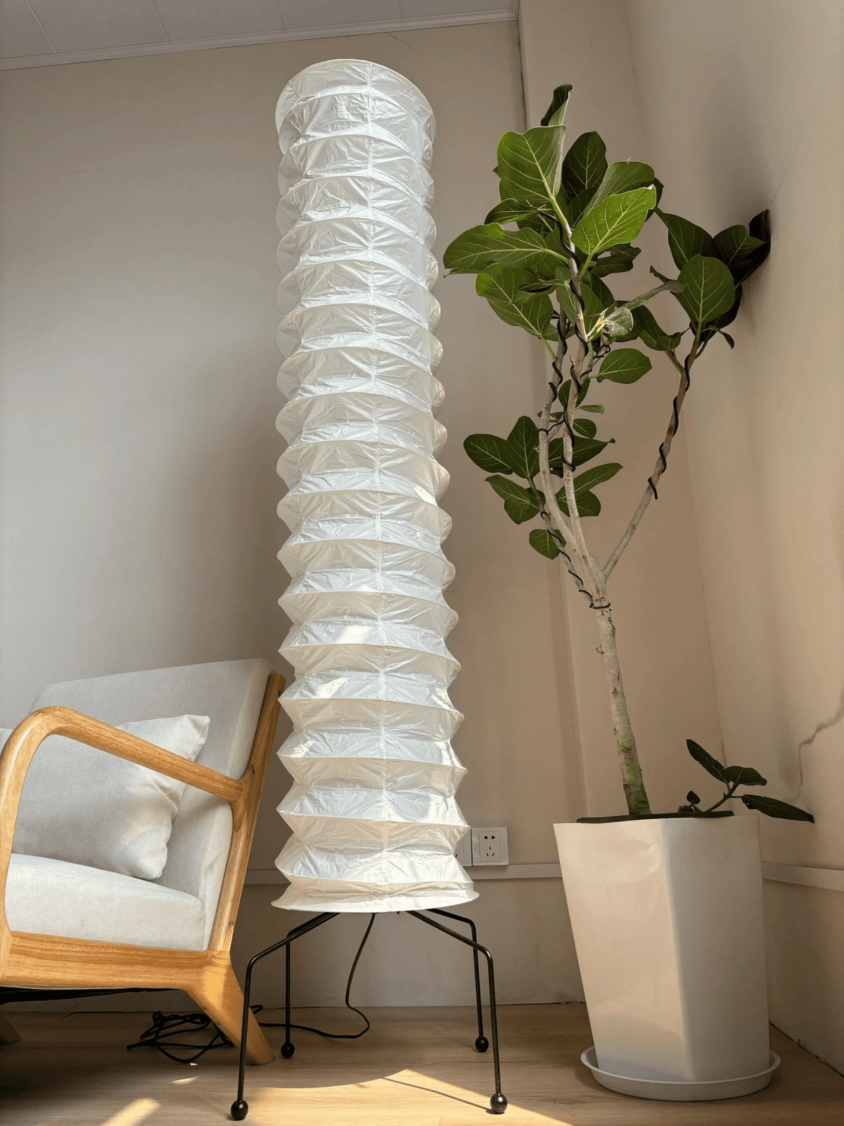 Soraine minimalistyczna lampa stojąca z papieru ryżowego