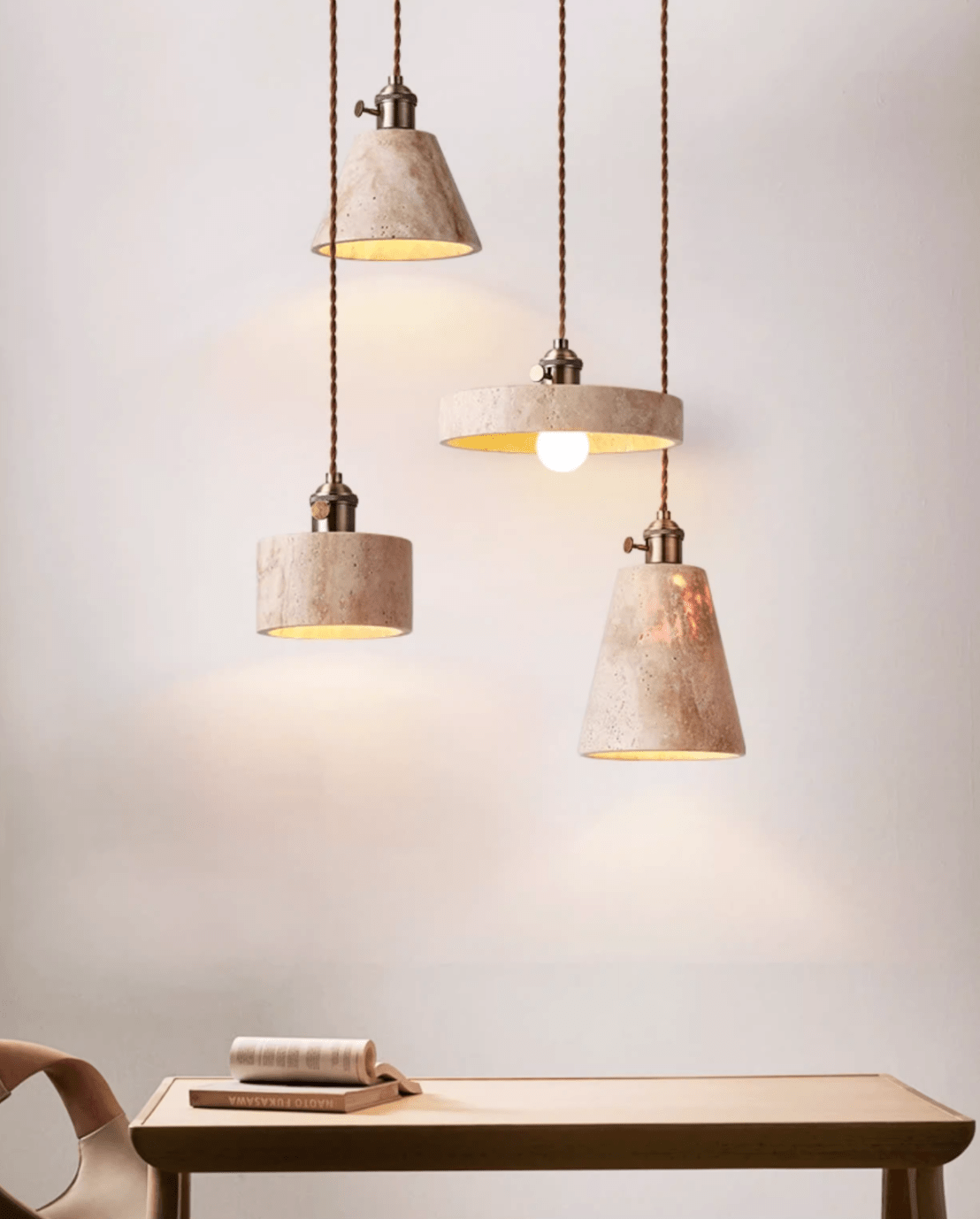 Zestaw lamp wiszących Ralw minimalistyczny ze żłotym Travertynem