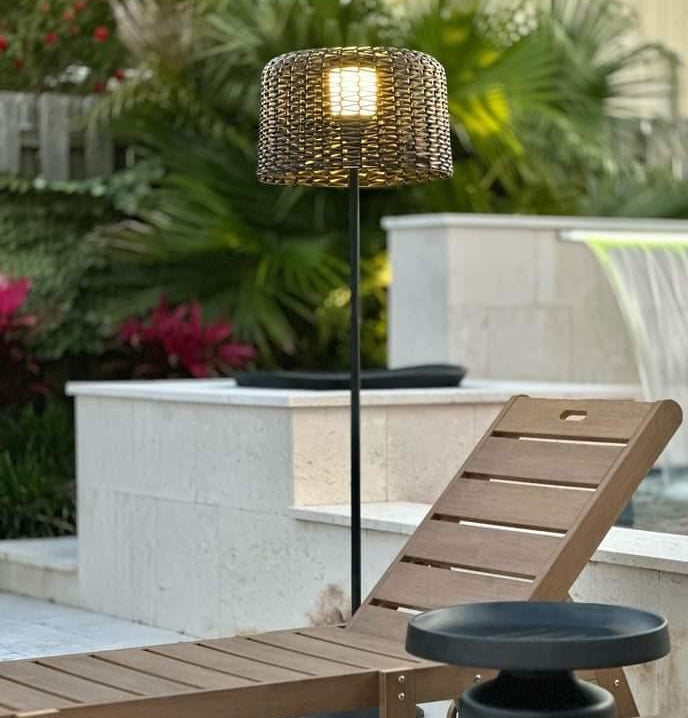 Ritta wodoodporna zewnętrzna lampa stojąca rattanowa, Balkon/Terasa