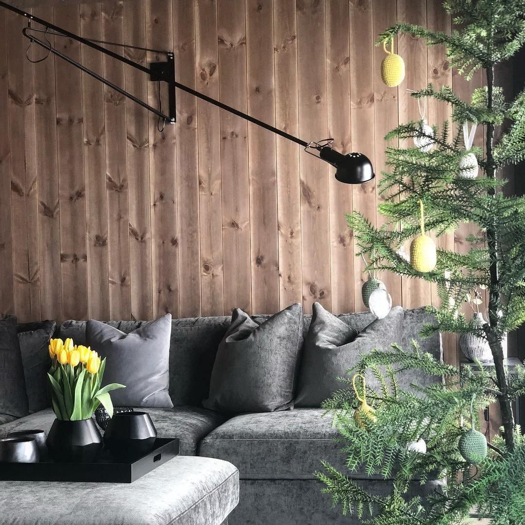 Vellaro regulowana lampa ścienna z długim ramieniem wahadłowym