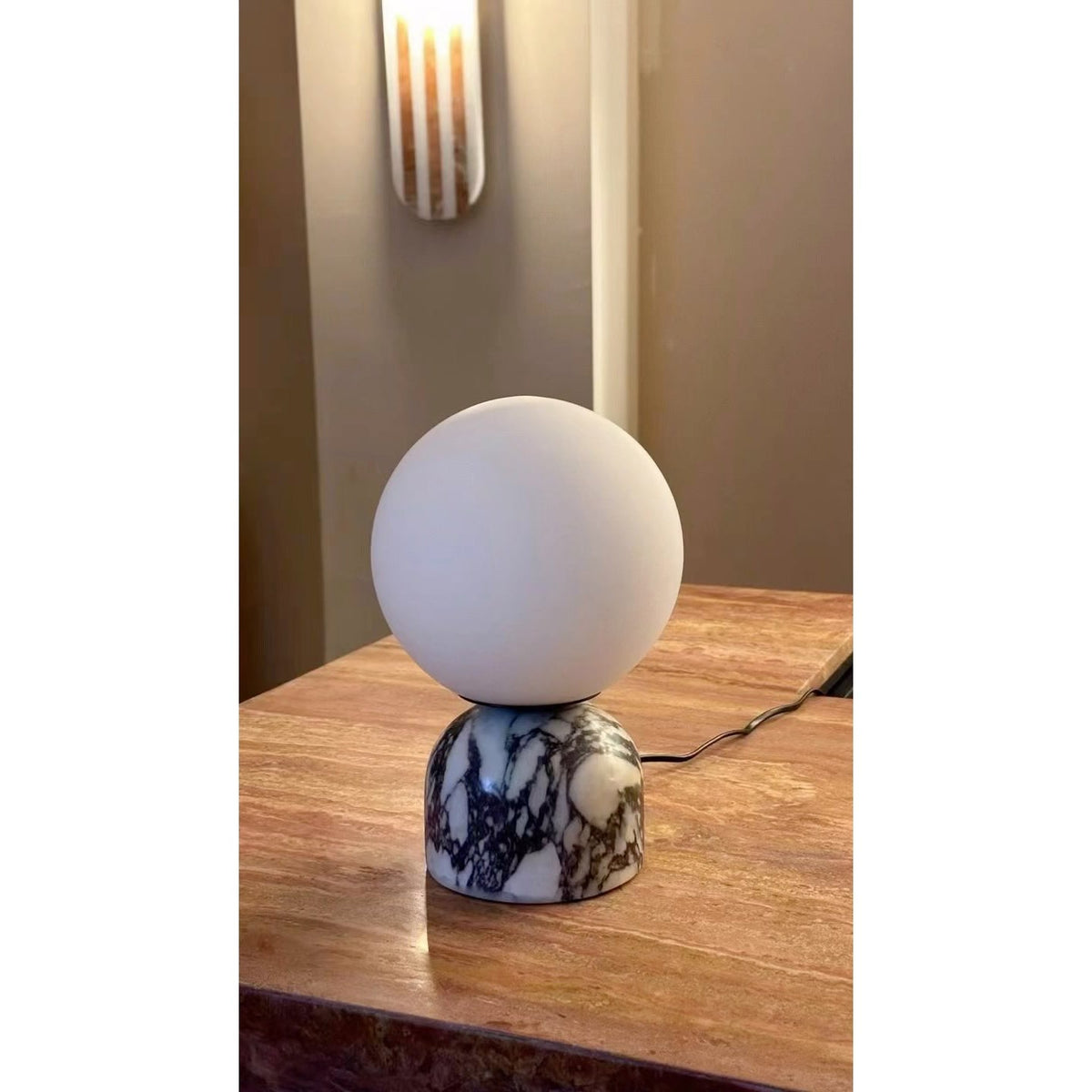 Aalia lampa stołowa