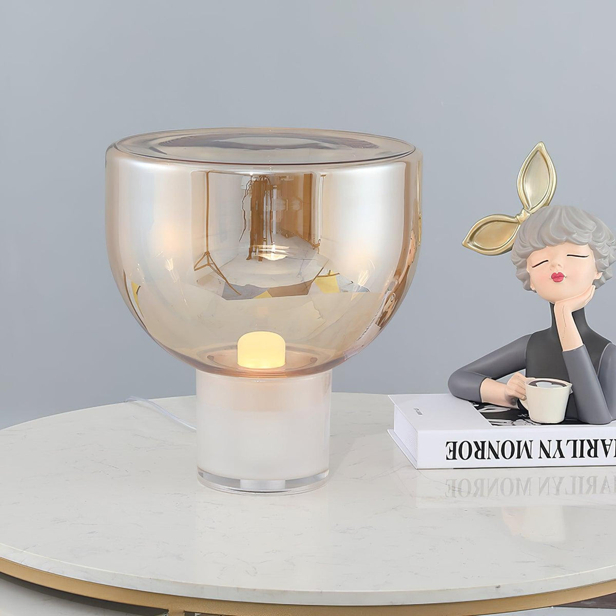 Cavm elegancka lampa stołowa ze szkła