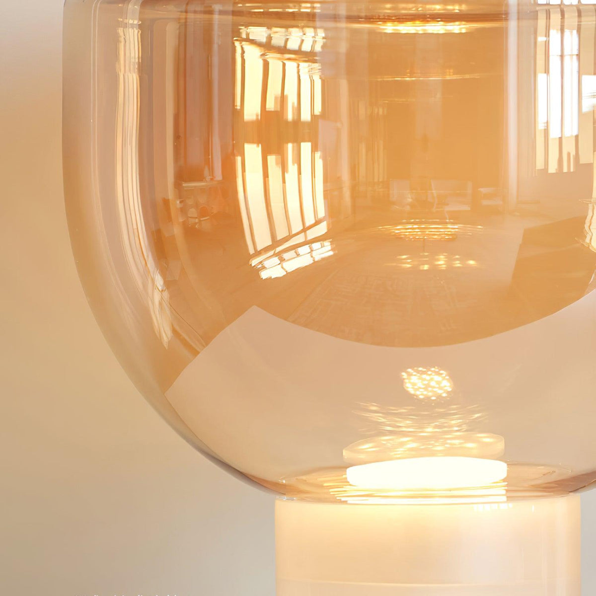 Cavm elegancka lampa stołowa ze szkła