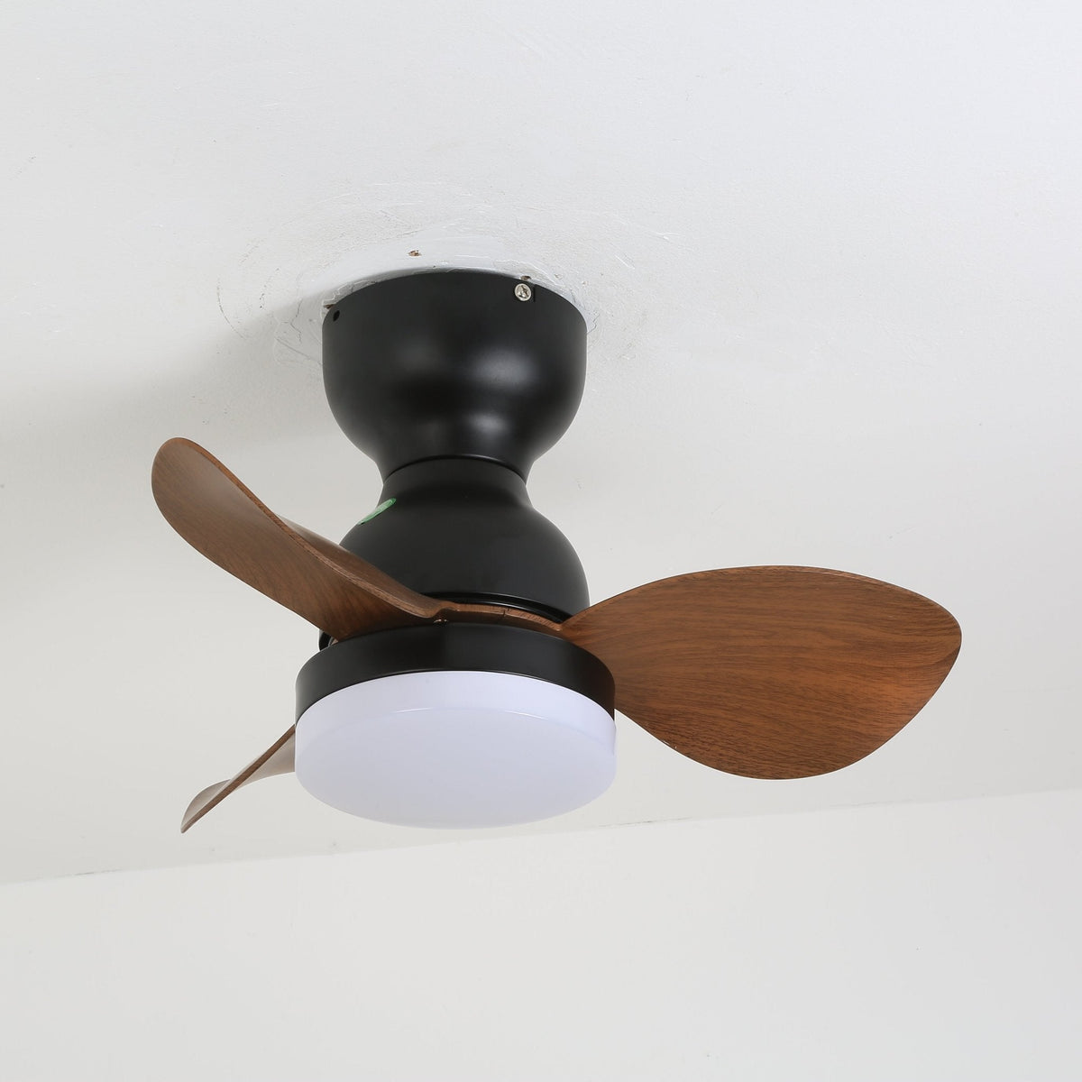 Renuina lampa sufitowa z wentylatorem