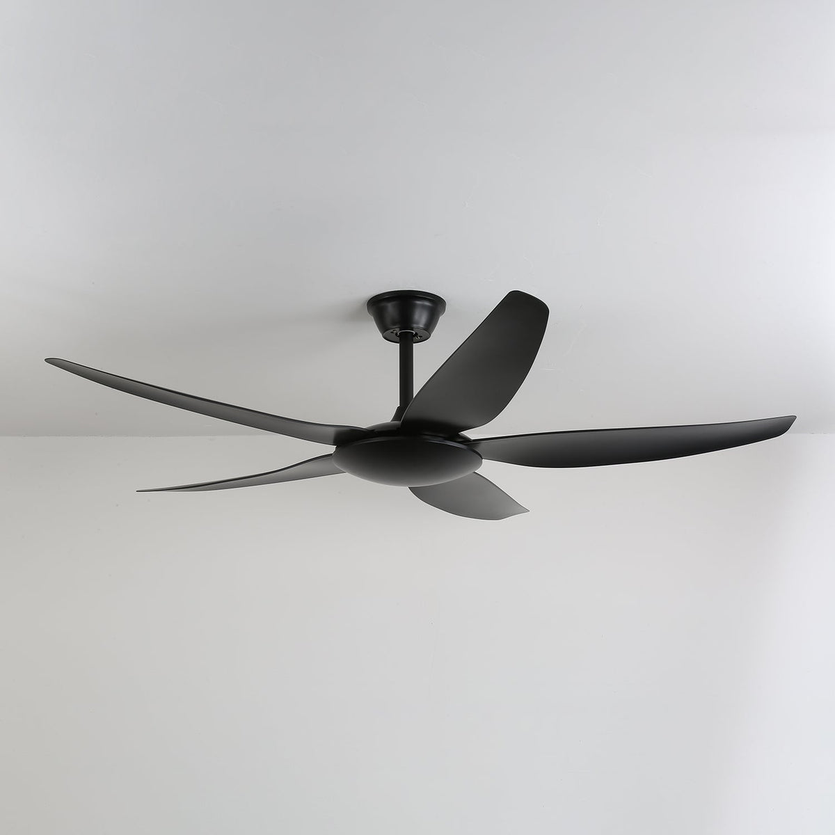 Onyxa minimalistyczna lampa sufitowa z wentylatorem