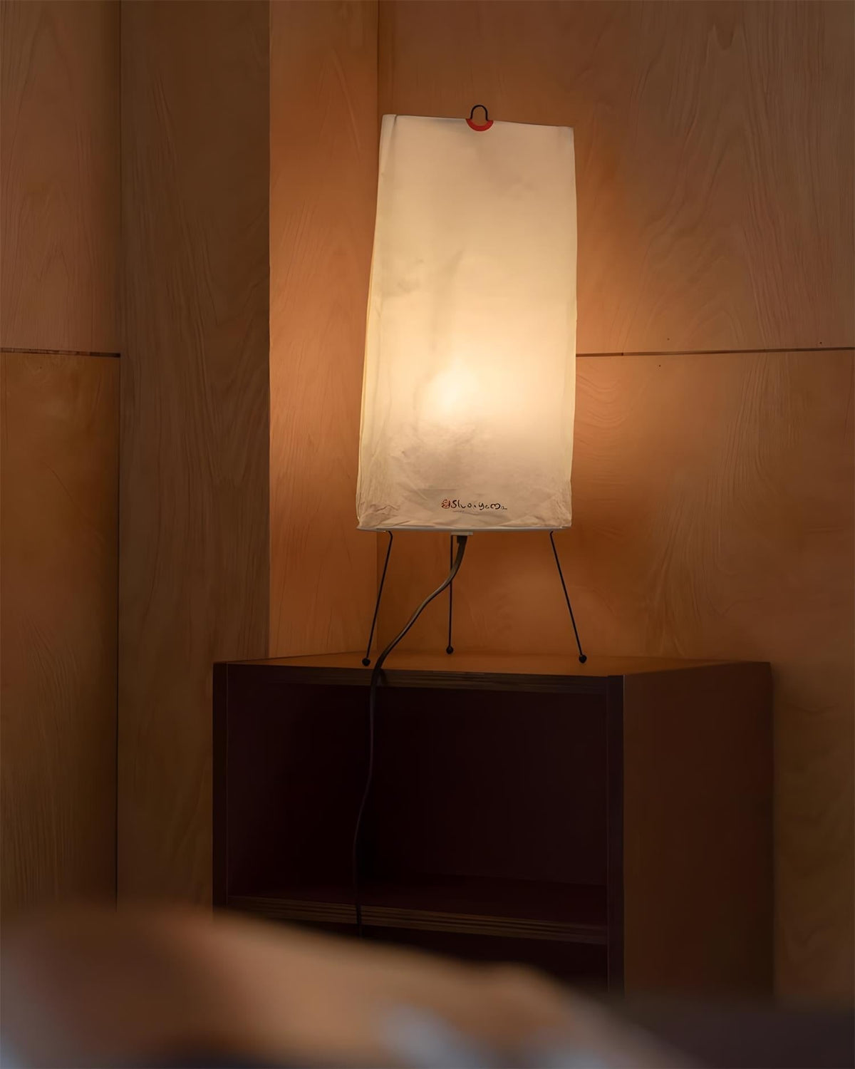 Teriaia lampa stołowa