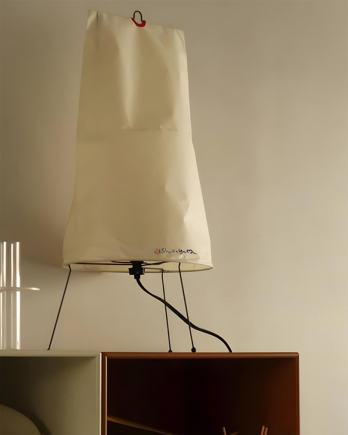 Teriaia lampa stołowa