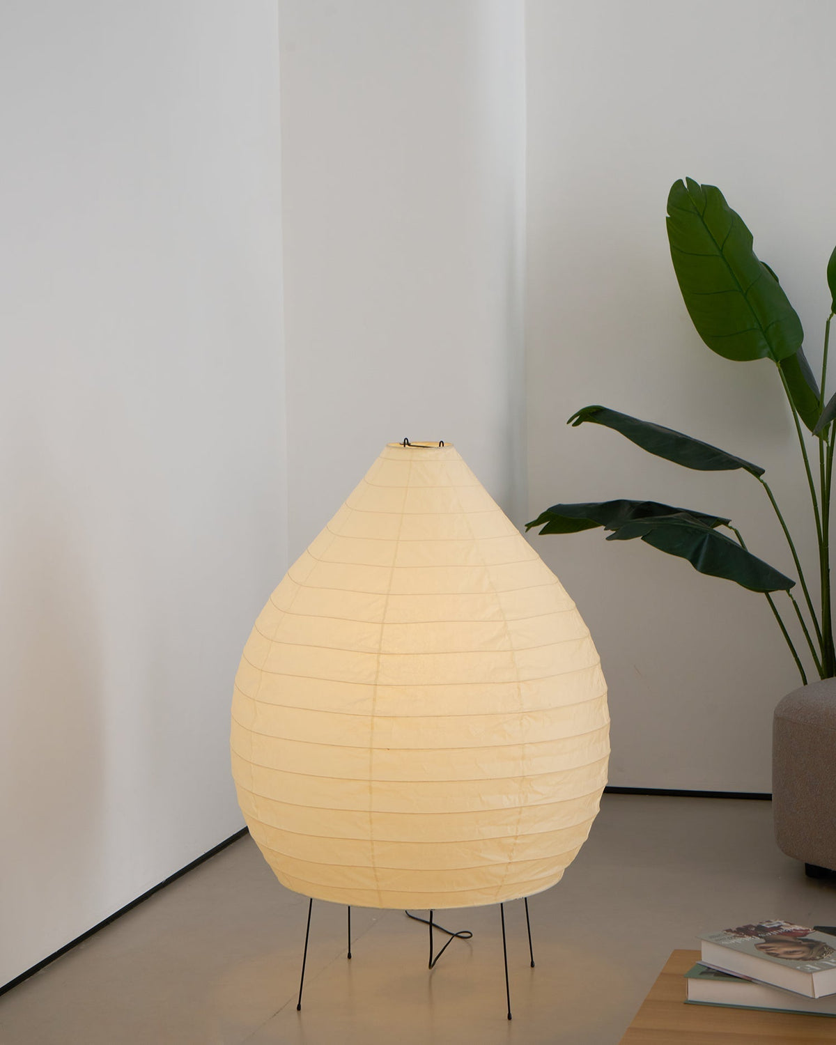 Viraiviella nowoczesna lampa stojąca