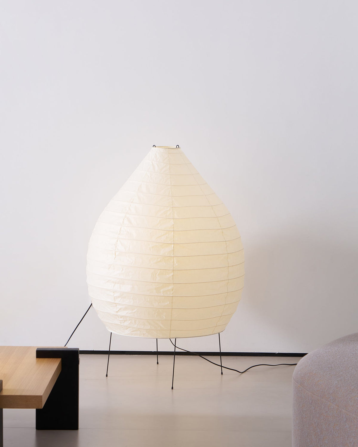 Viraiviella nowoczesna lampa stojąca