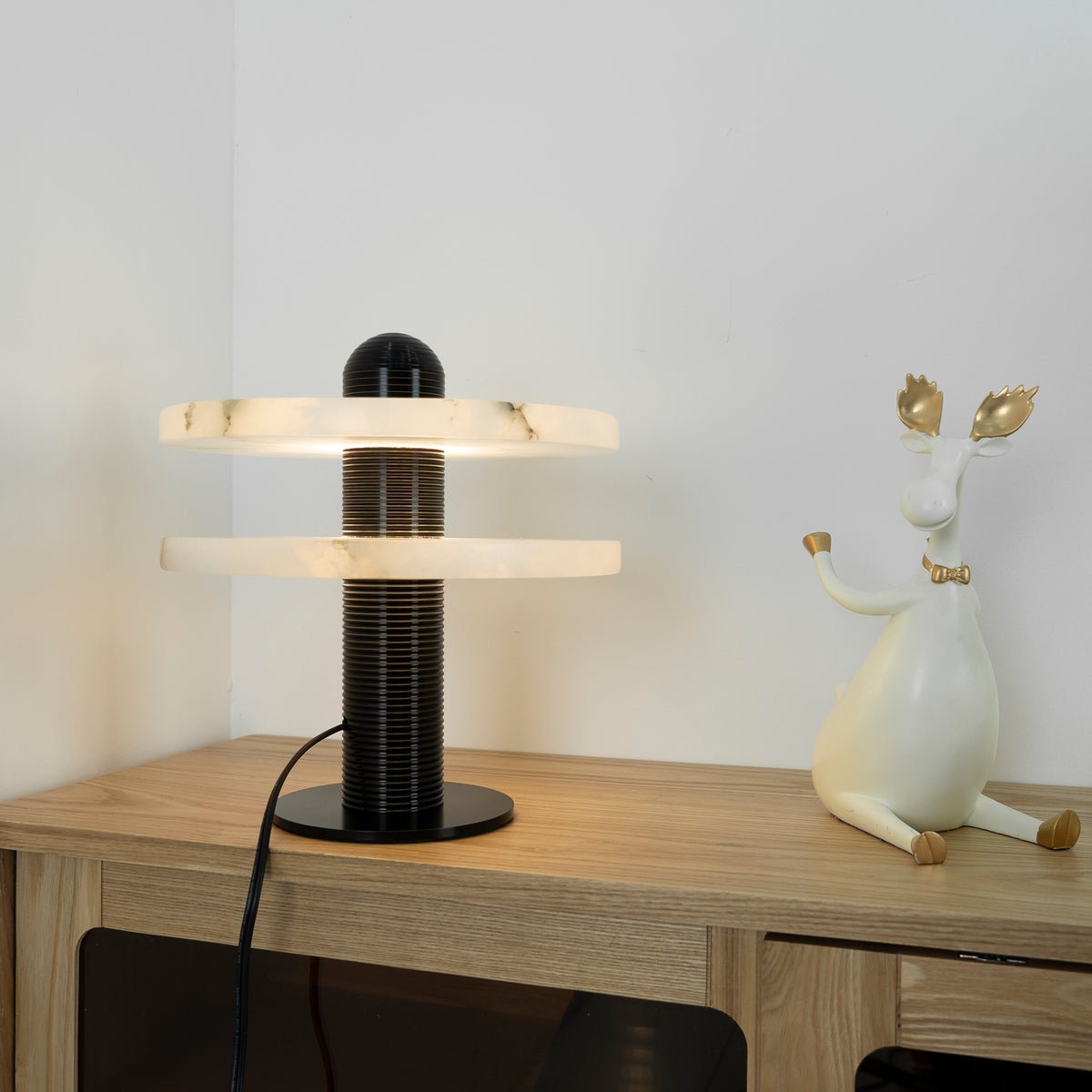 Nerio nowoczesna lampa stołowa z alabastrem