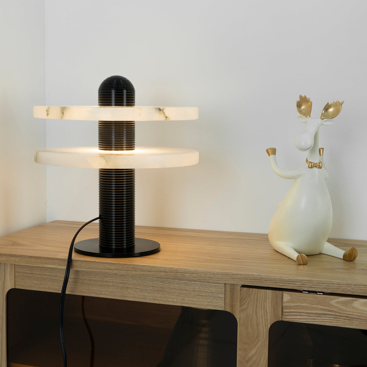 Nerio nowoczesna lampa stołowa z alabastrem
