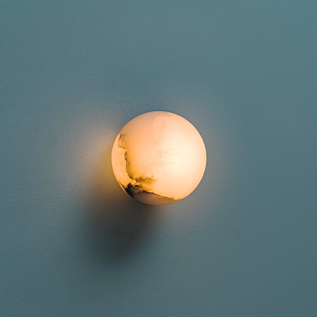 Lynq Alabaster Mini Orb kinkiet