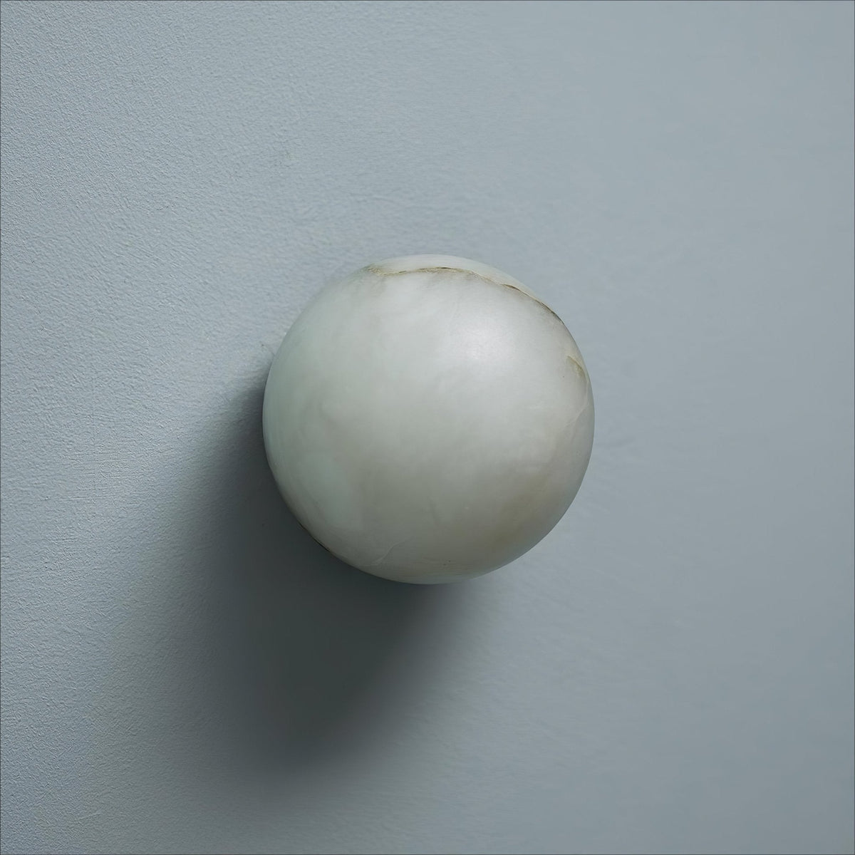 Lynq Alabaster Mini Orb kinkiet