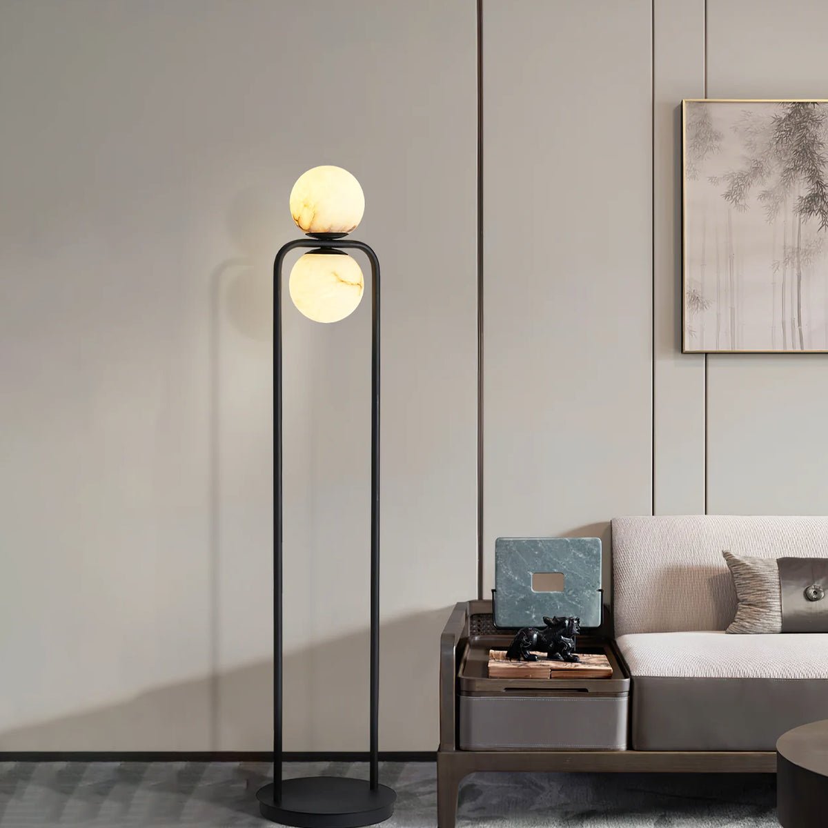 Callista minimalistyczna lampa stojąca z alabastrem